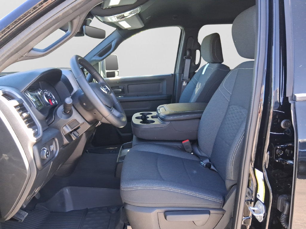 2027 RAM Ram 2500 RAM 2500 BLACK EXPRESS CREW CAB 4X4 6'4' BOX