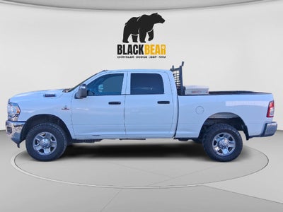 2023 RAM 2500 Tradesman Crew Cab 4x4 6'4' Box