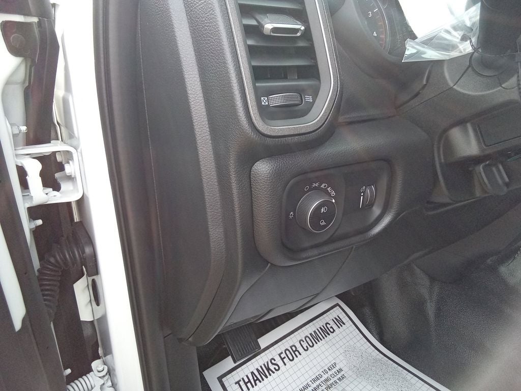 2026 RAM Ram 5500 Chassis Cab RAM 5500 TRADESMAN CHASSIS CREW CAB 4X4 60' CA