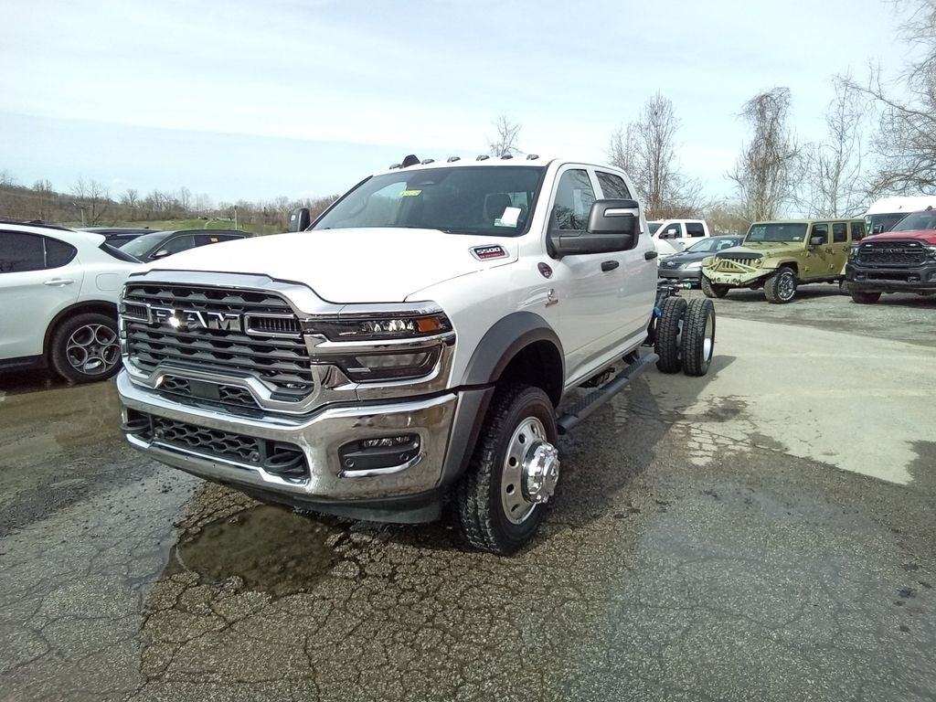 2026 RAM Ram 5500 Chassis Cab RAM 5500 TRADESMAN CHASSIS CREW CAB 4X4 60' CA