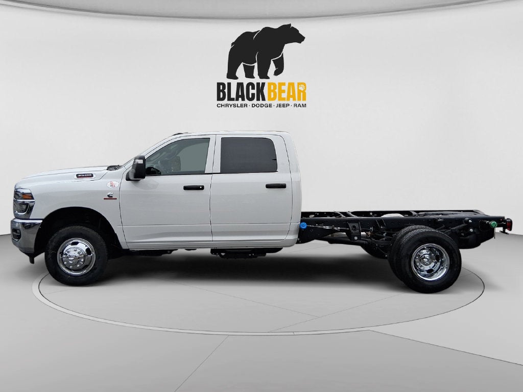 2027 RAM Ram 3500 Chassis Cab RAM 3500 TRADESMAN CREW CAB CHASSIS 4X4 60' CA