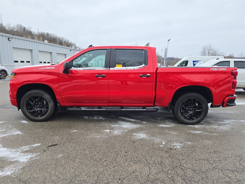 2025 Chevrolet Silverado 1500 4WD Crew Cab Short Bed Custom