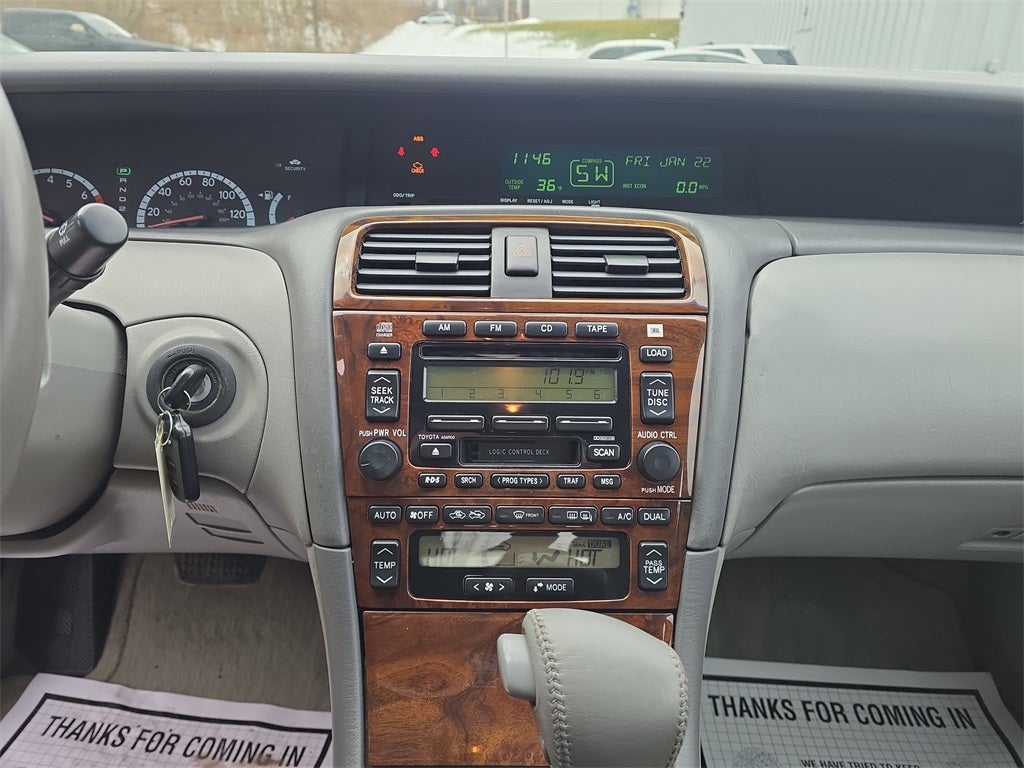 2001 Toyota Avalon Base