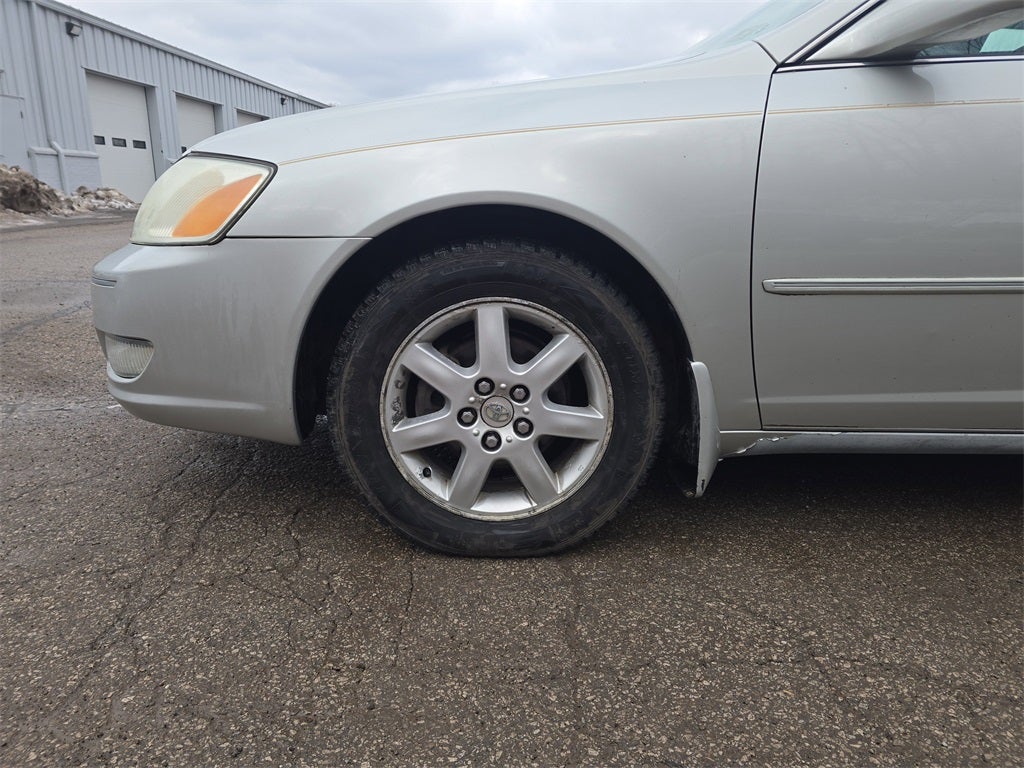 2001 Toyota Avalon Base
