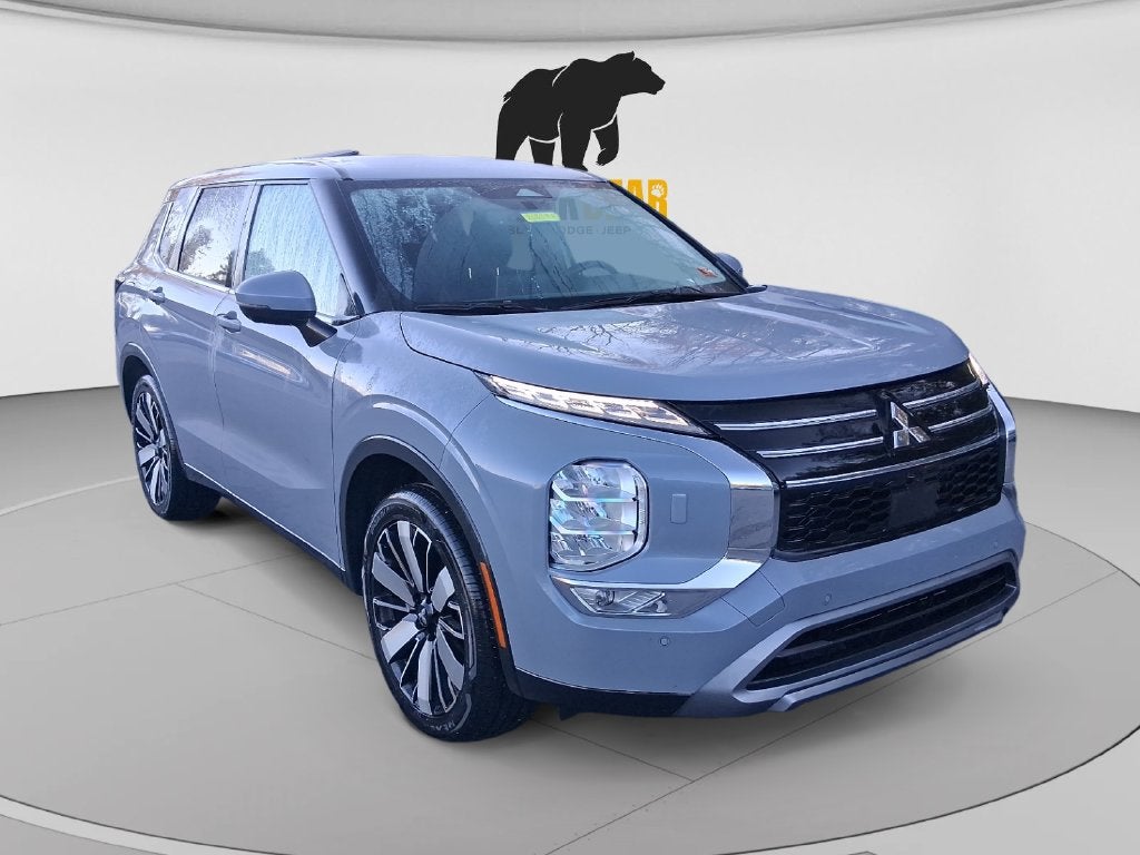 2025 Mitsubishi Outlander Base