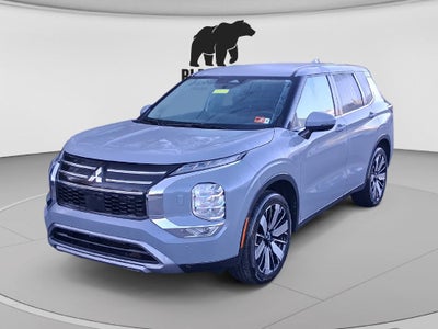 2025 Mitsubishi Outlander Base