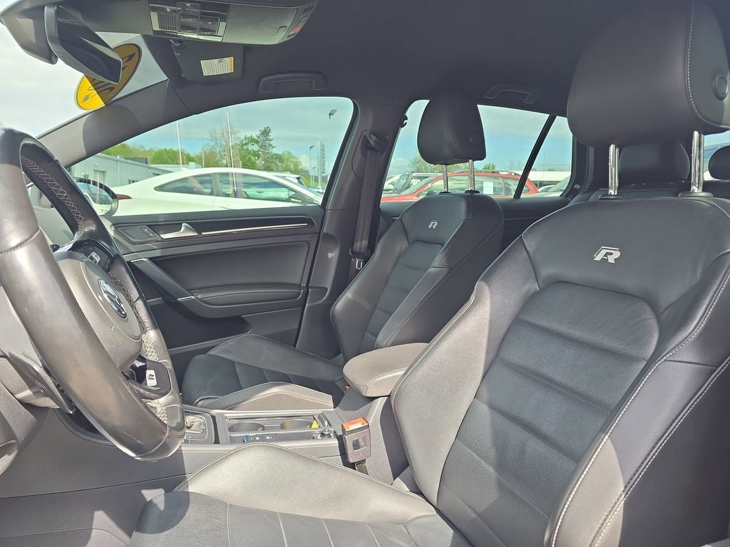 2017 Volkswagen Golf R 4-Door w/DCC & Navigation