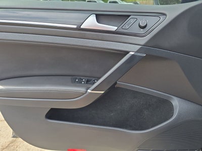 2017 Volkswagen Golf R 4-Door w/DCC & Navigation