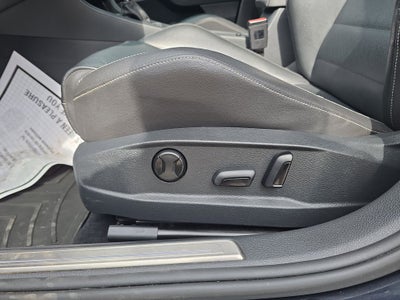 2017 Volkswagen Golf R 4-Door w/DCC & Navigation