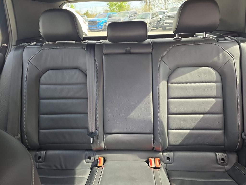 2017 Volkswagen Golf R 4-Door w/DCC & Navigation