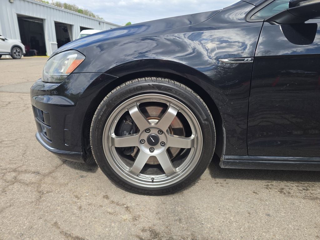 2017 Volkswagen Golf R 4-Door w/DCC & Navigation